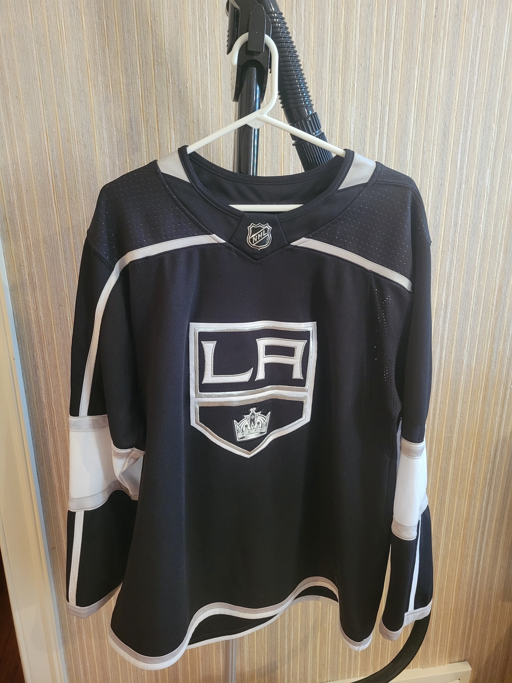 Adidas Black and White LA Kings Hockey NHL Pro Climate Jersey Size 50